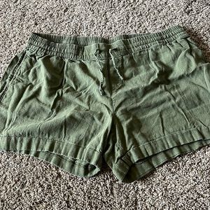 Old Navy linen blend shorts, size 16, olive green
